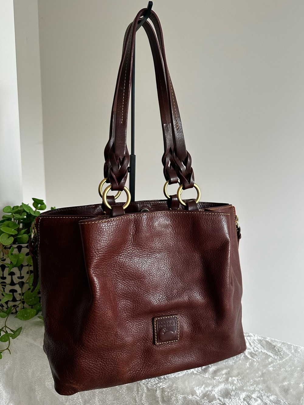 Dooney & Bourke Large Zip Chestnut Florentine Barlow Bag - Picture 12 of 12